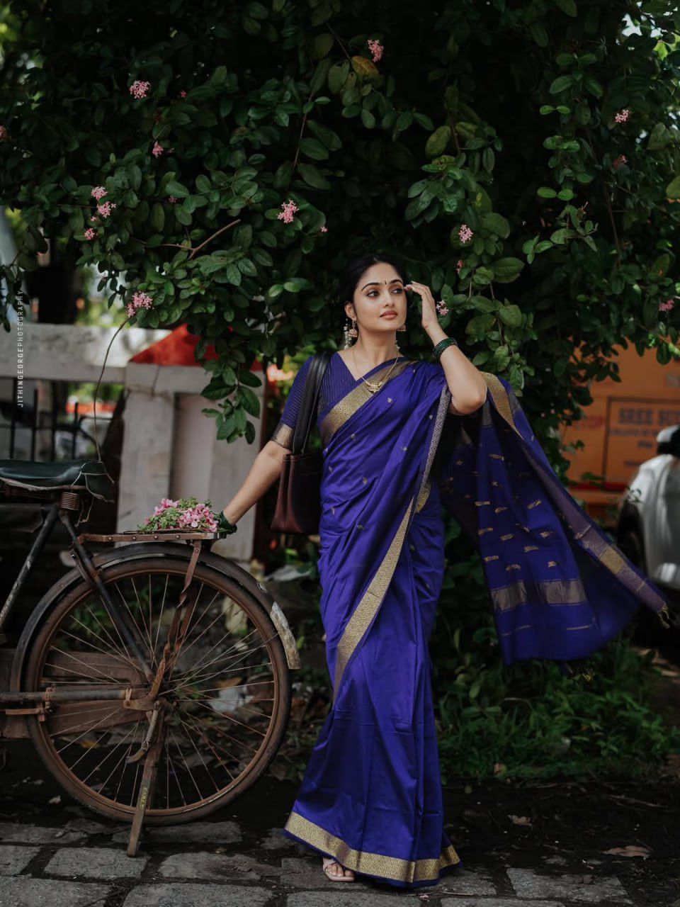 Elegant Soft Linan Slub Jacquard Work Sarees